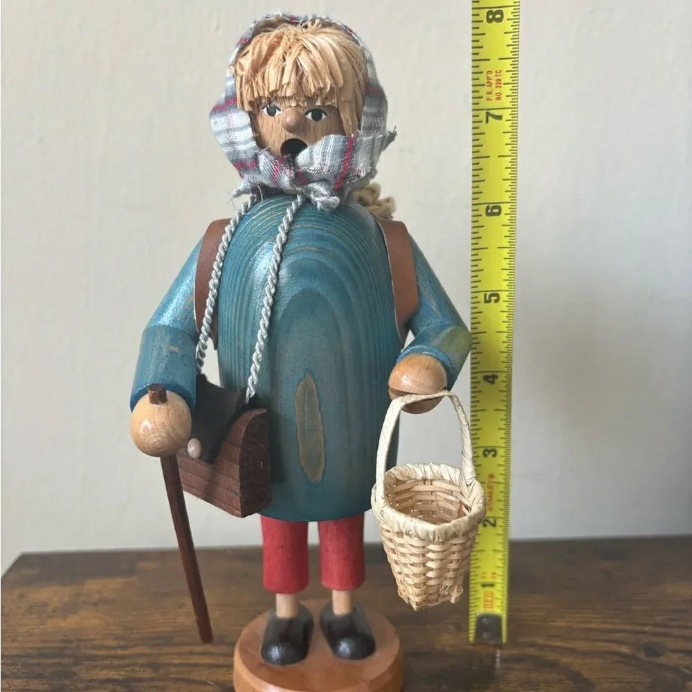 Vintage DREGENO Seiffener Originale German  Basket Dealer Wood Nutcracker/New